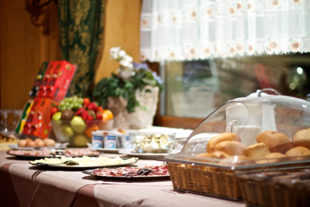 Dependance Sporting Hotel Ливиньо Екстериор снимка